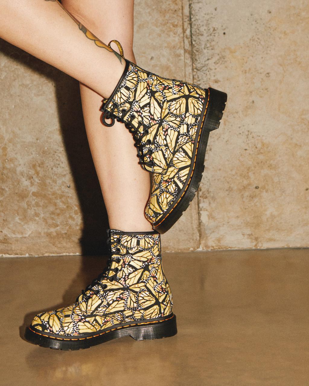 Dámské Šněrovací Boty Dr Martens 1460 Butterfly Print Suede Žluté | 87191849