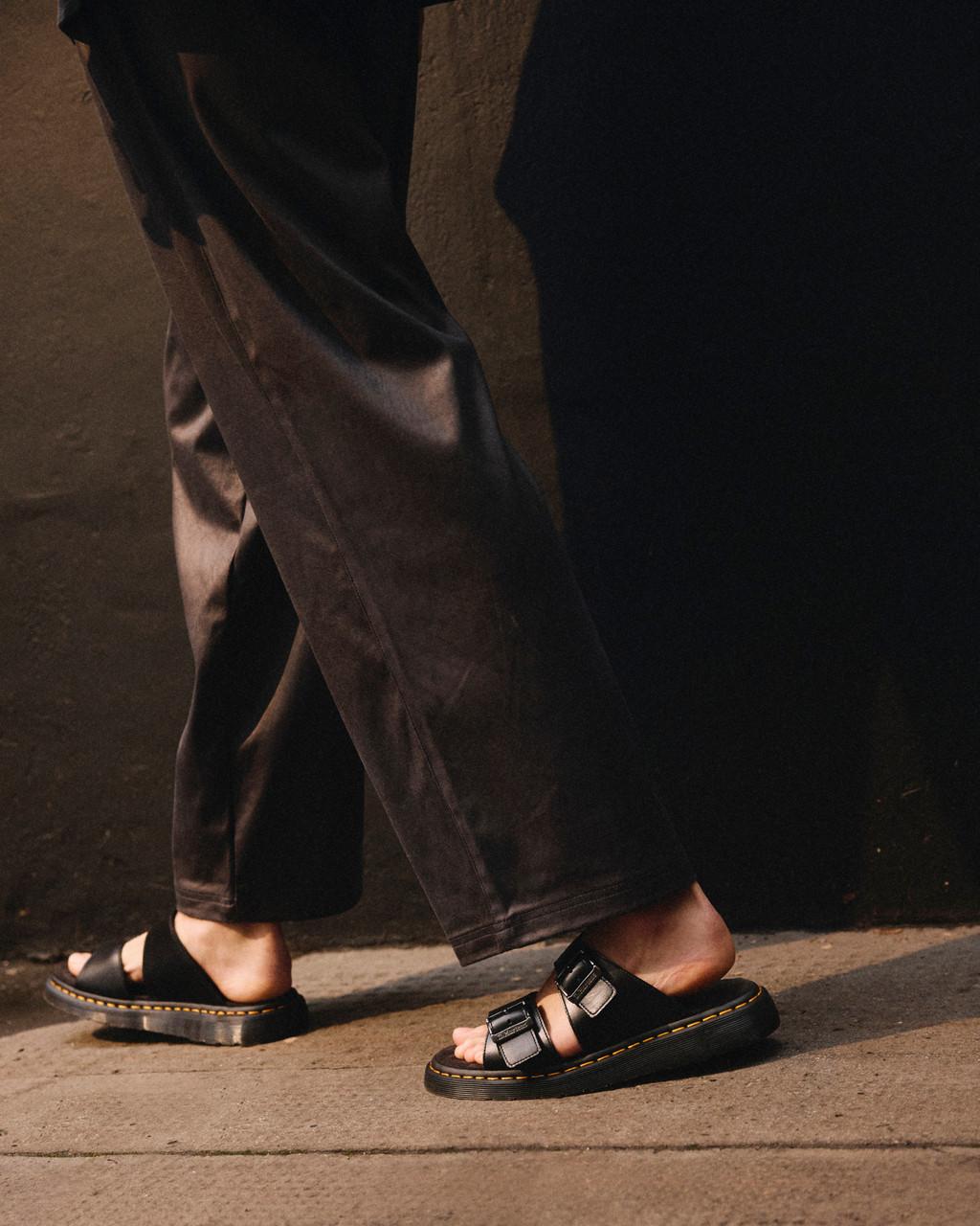 Pánské Sandály Dr Martens Josef Analine Leather Buckle Slide Černé | 59884637