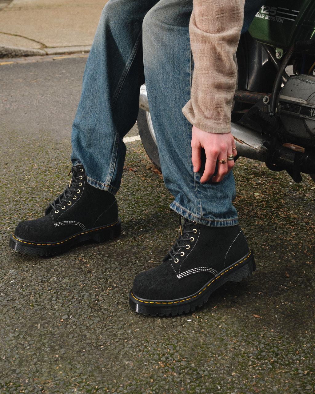 Pánské Šněrovací Boty Dr Martens 1460 Made in England Emboss Suede Černé | 26635465